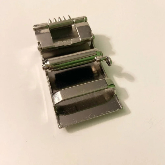 Metal Belt Buckle Silver Jigsaw Pattern 2.25 in x 1.5  in - Picture 9 of 11